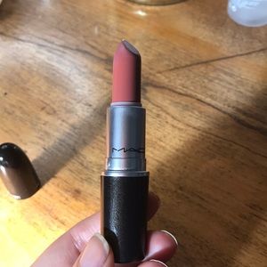 MAC Cosmetics Makeup - MAC VELVET TEDDY MAC Cosmetics Makeup - MAC VELVET TEDDY